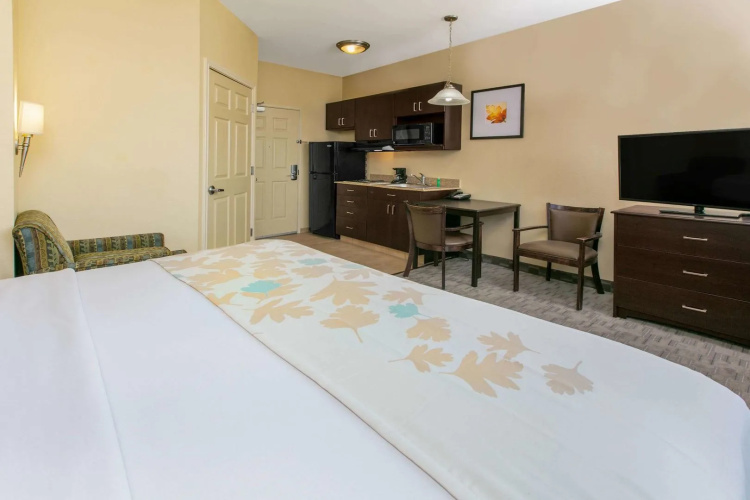 Spark by Hilton Longview