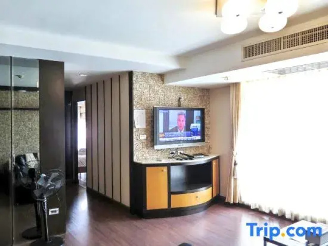 Short-Term Rental Allowed - 7A Downtown BKK Serviced Apartment