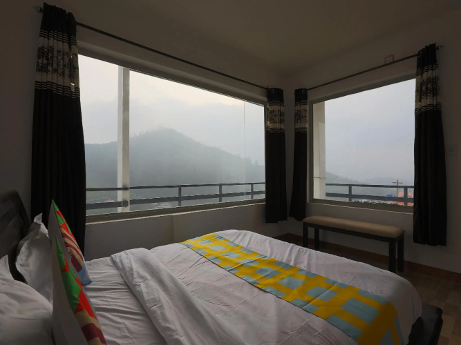 OYO 78095 Breeze Villa