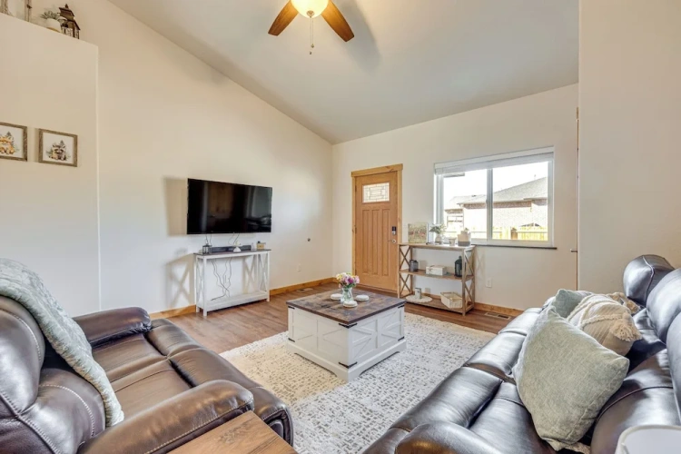 2 Bedrooms Cottage