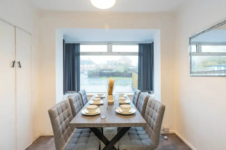 Beautiful 3-bed House in Bristol