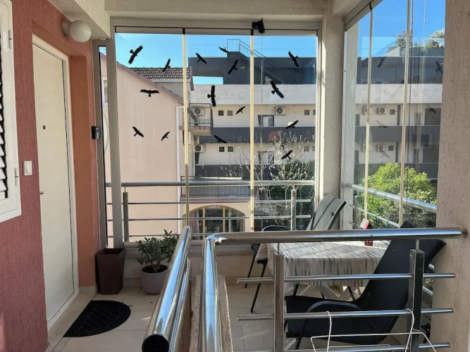 Modern Seaside Apartment With Balcony - Erika