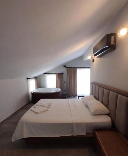 Super Delux 6-bed Villa Brave