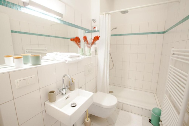 3 Bedrooms Apartment