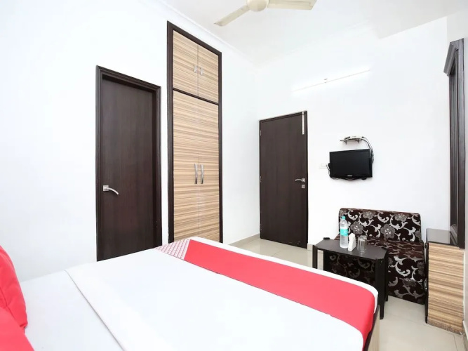 OYO 15565 Hotel Midtown