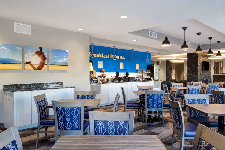 Days Inn & Suites By Wyndham Warman Legends Centre photo 24