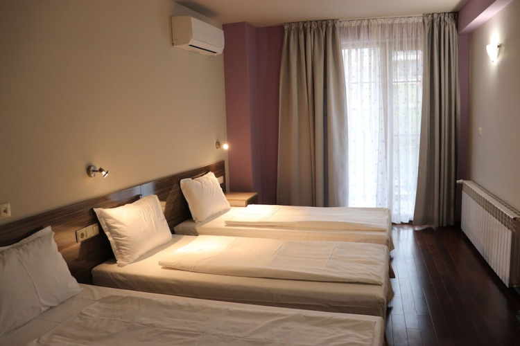 Roots Hotel & Wine Bar