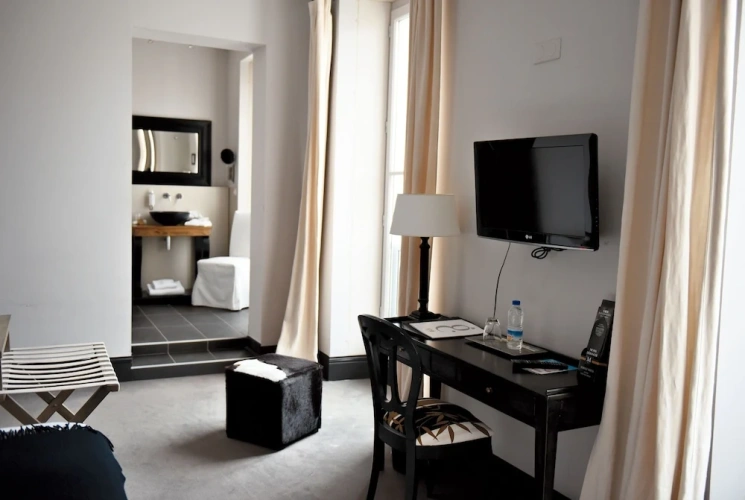 Deluxe Double room with city view