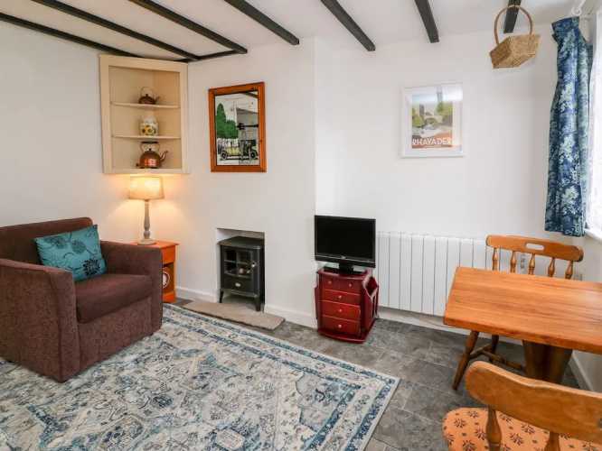 4 Oakfield Cottages