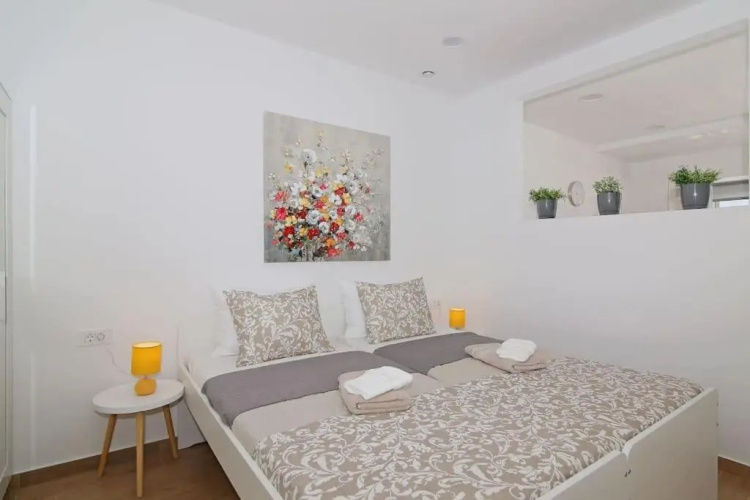 Studio Apartman Karlita