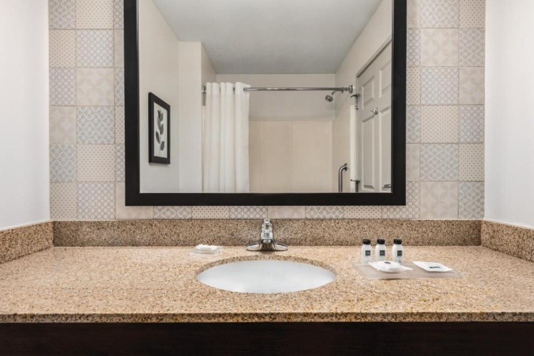 1 Bedroom Premium Double Suite