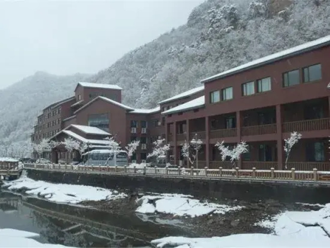 Fengshu Hot Spring Hotel