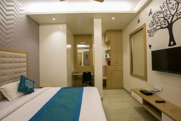 FabHotel Naman Palace