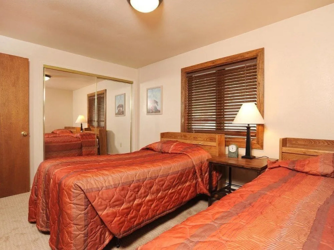 Blue Spruce House 7022