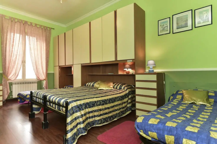 Nicole Rooms