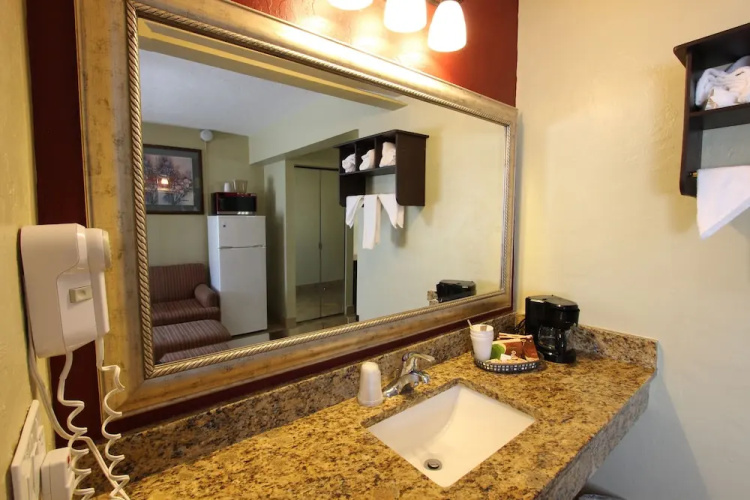 Oceans Beach Resort & Suites