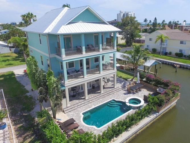 5 Bedrooms Cottage