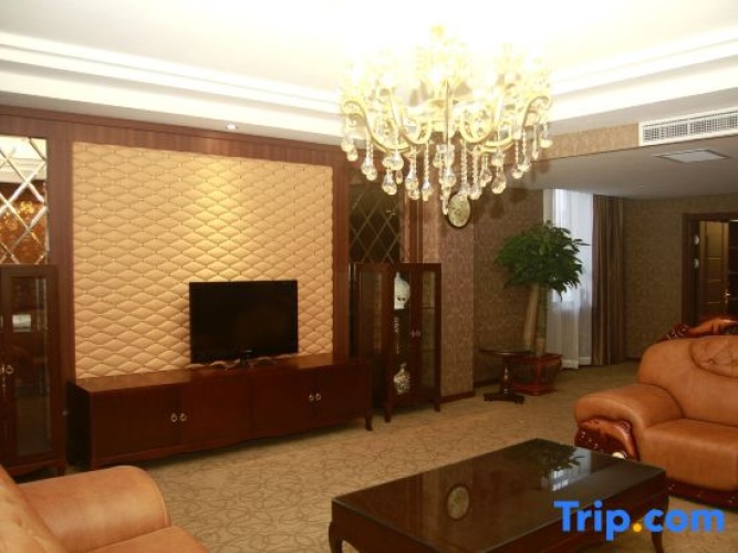 Deluxe Suite