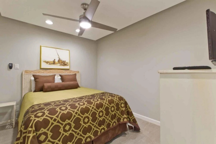 Aquarius Condominium 706