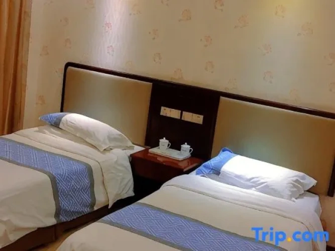 Quadruple Family Suite