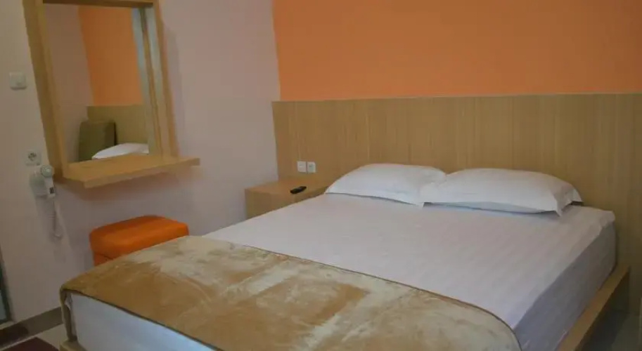 Cabin Hotel F77