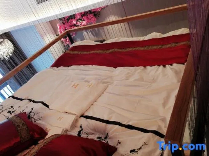2 Bedrooms Comfort room