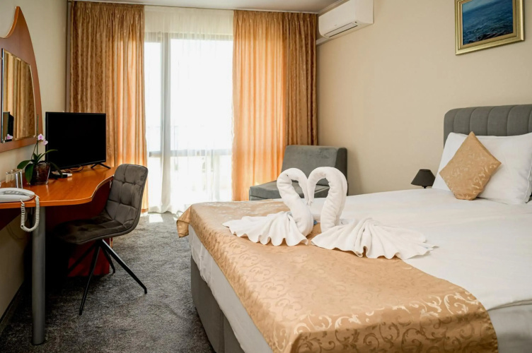 Paradise Hotel - Pomorie