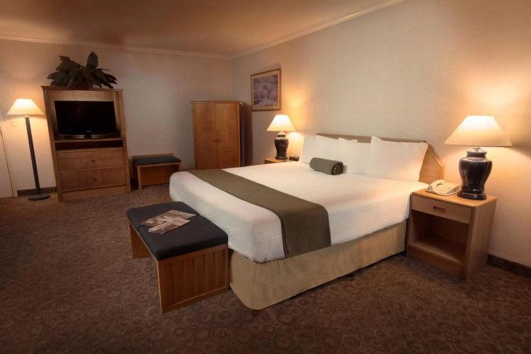The Redwood Riverwalk, A Boutique Hotel