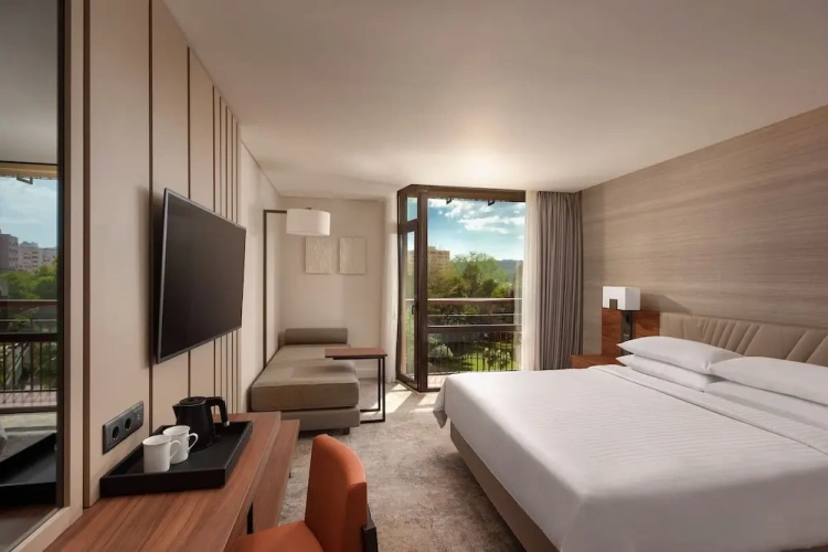 Signature Double room with balcony