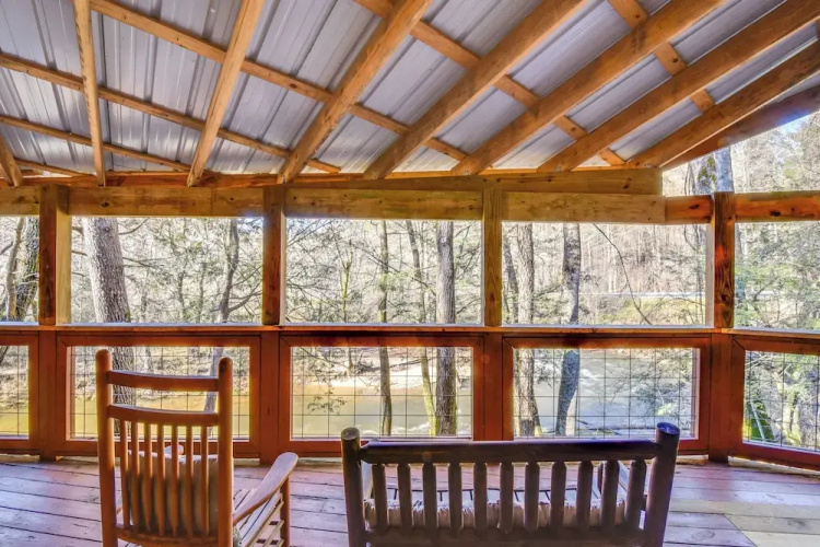 Riverfront Helen Cabin w/ Hot Tub & Deck!