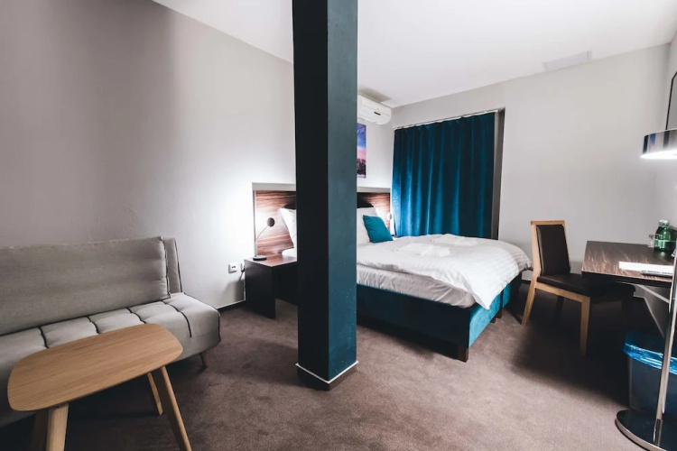Boutique HOTEL 11