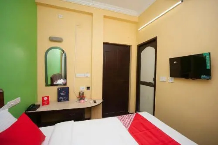 OYO 26746 Sruthi Residency