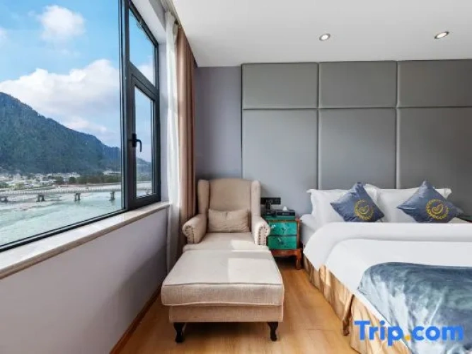 Standard Double room with river view