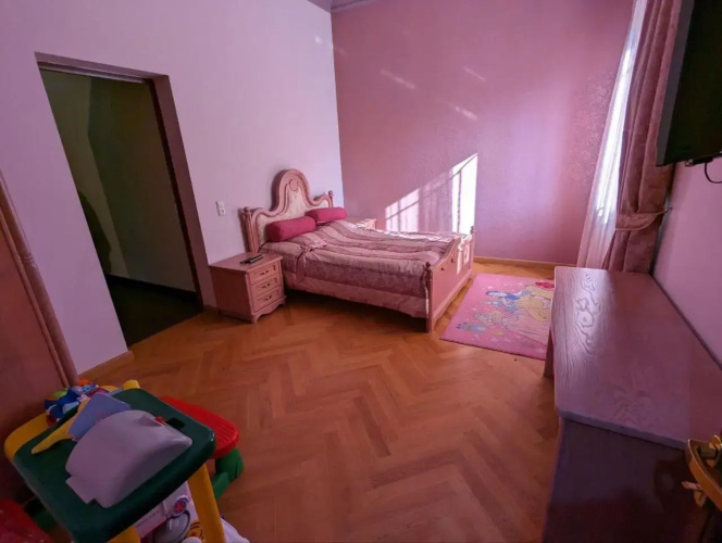 Star Apartment (Star Apartment)