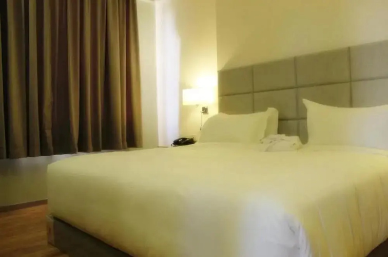 Averi Hotel