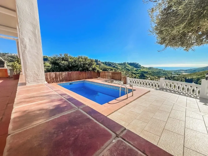 3 Bedrooms Villa