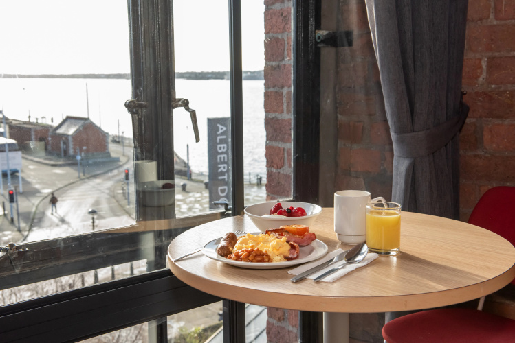 Holiday Inn Express Albert Dock photo 12