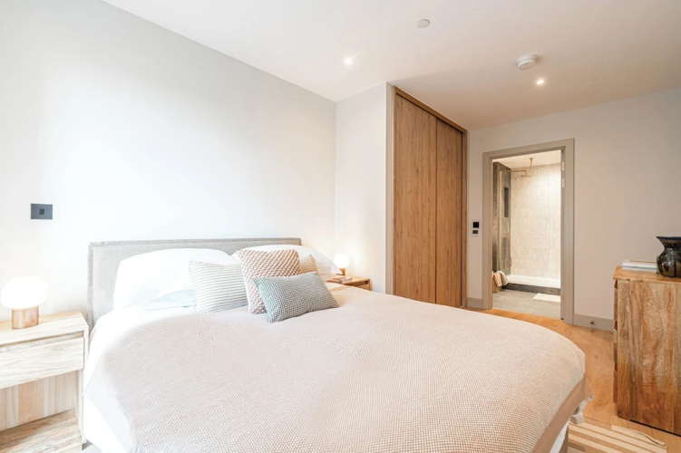 Light and Space Retreat