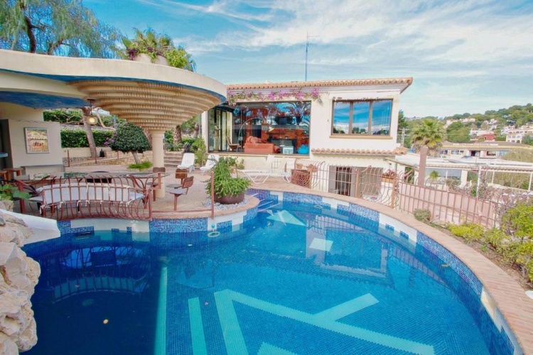 Villa