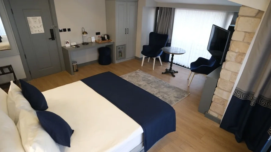 Superior Single room with partial sea view