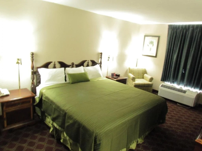 USA Inn and Suites Springfield Ohio