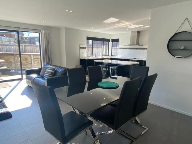 30 Rutherford Crescent