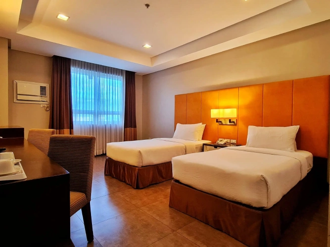 Standard Double room with street view