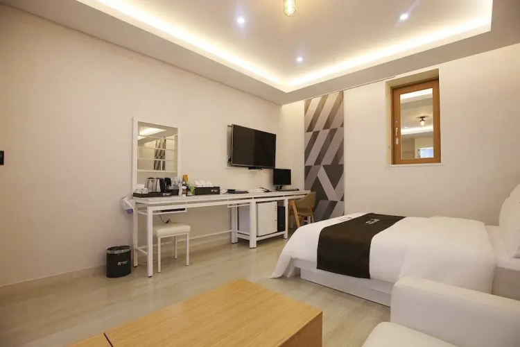CYGNUS Hotel
