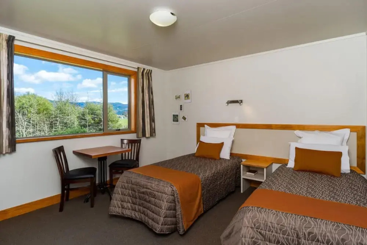 Eden's Edge Lodge