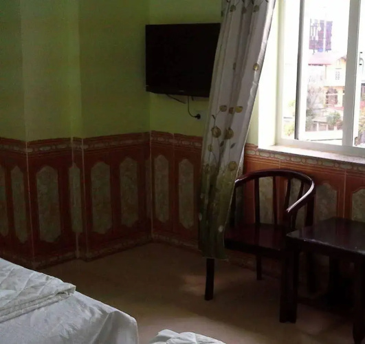 Avi Transit Hotel