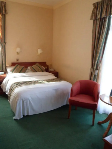 Three Queens Hotel
