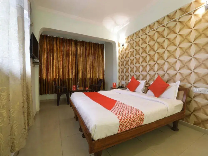 Hotel Clarissa by OYO Rooms