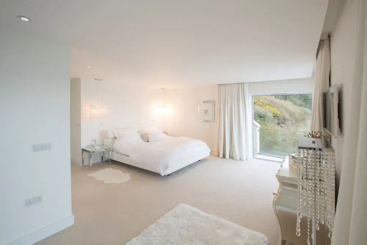Seascape by Platinum Retreats
