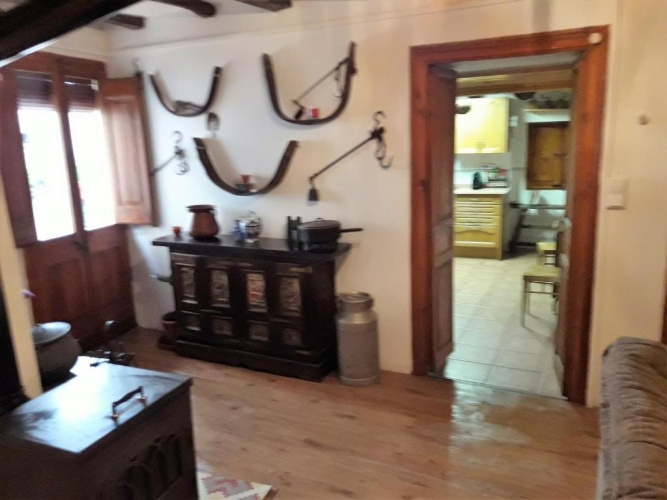 4 Bedrooms Cottage